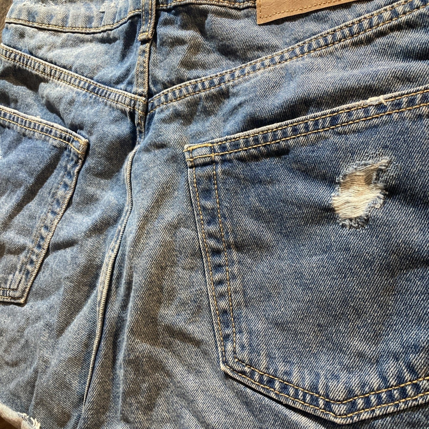 Divided by H&M Women's Denim Shorts Raw Hem Distressed Button Fly Size 6