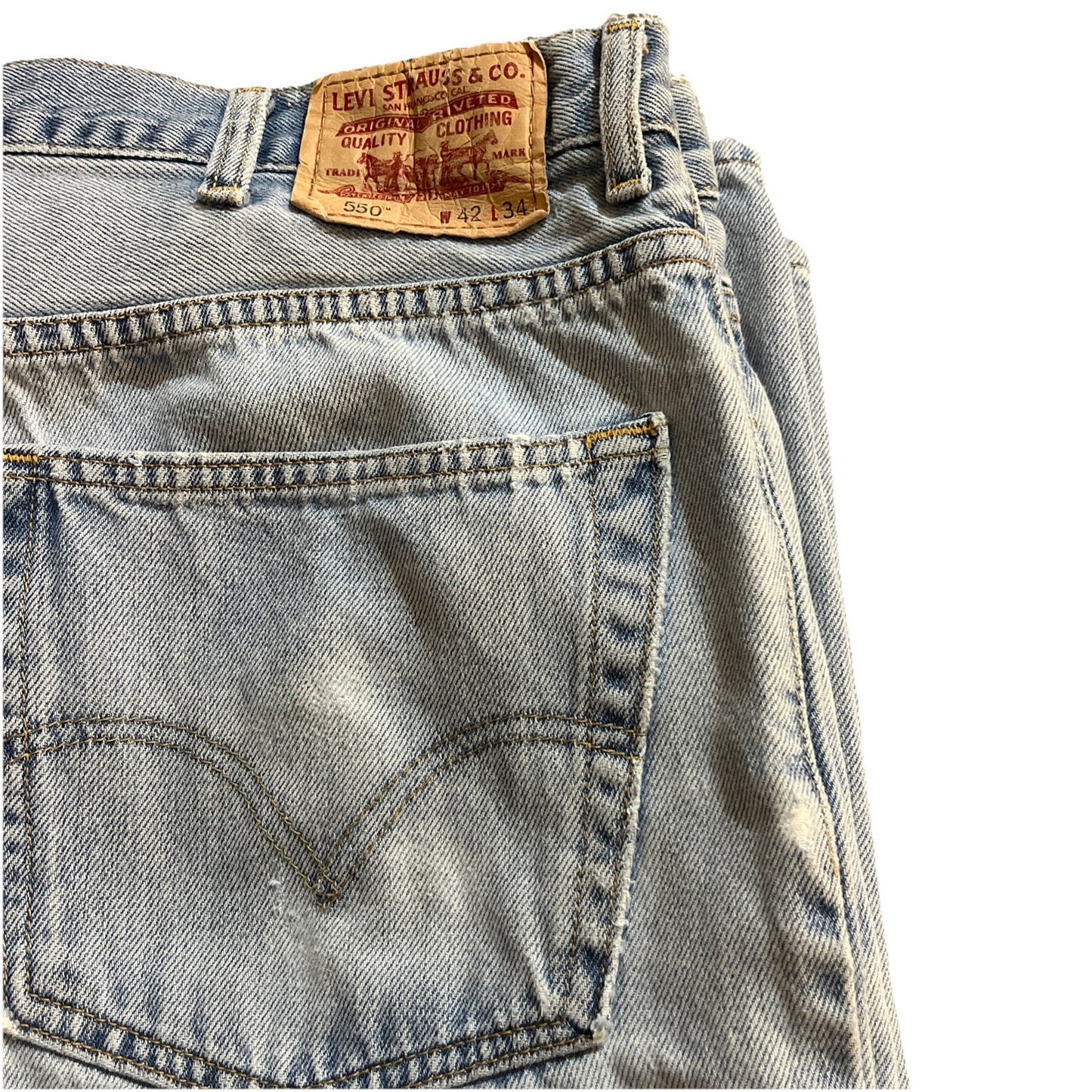 Levi’s 550 Relaxed Fit Jeans Men’s 42/34 Light Denim thrashed