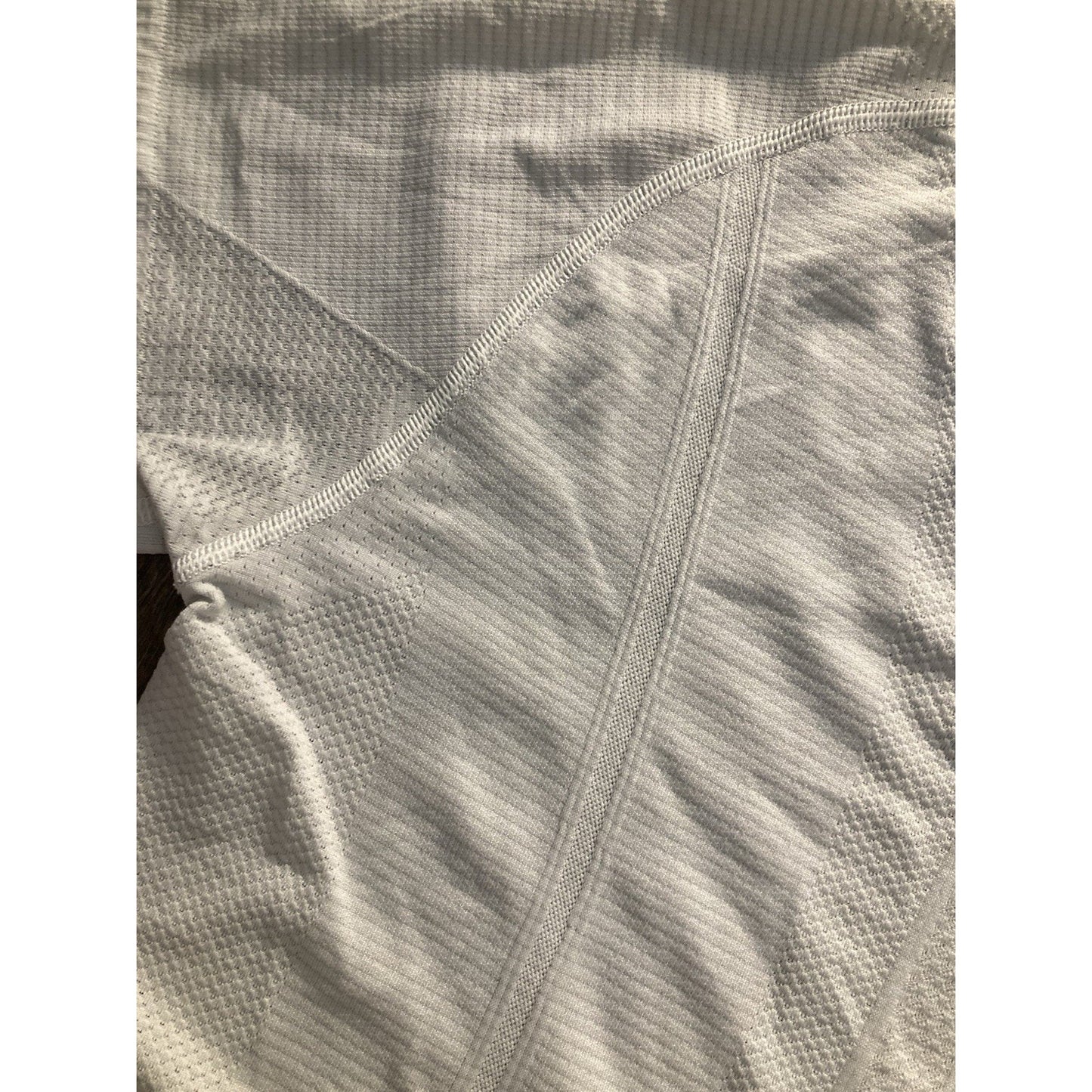 LULULEMON Women's EUC Swiftly Tech Short-Sleeve Light Gray White Size 8