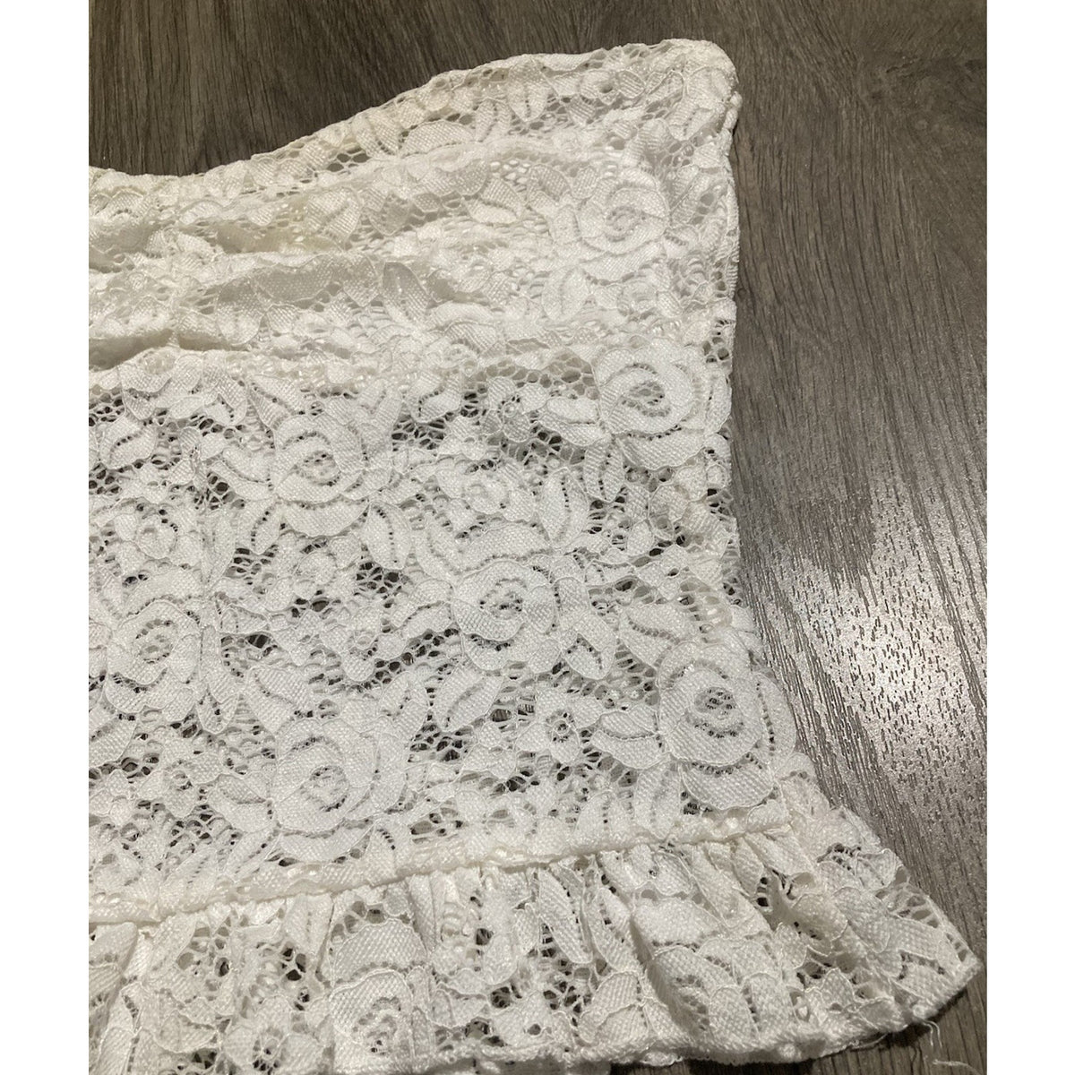 Boohoo Womens Lace Crop Top Sz 4 Bralette White Cream Rose Floral Bandeau Shirt