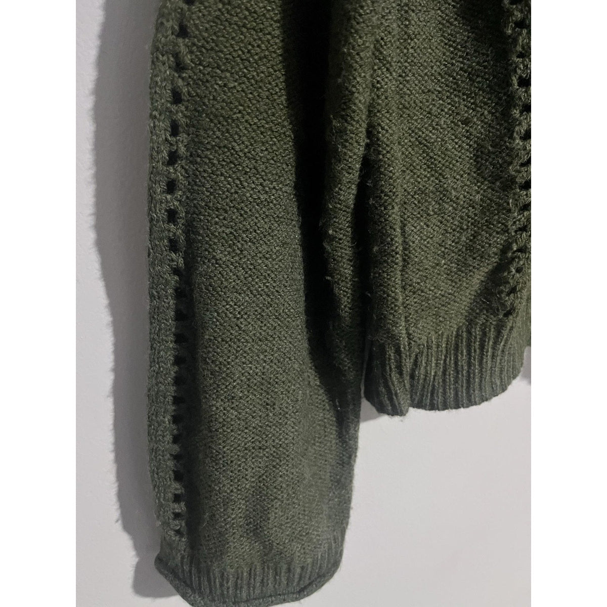 A.n.a Sweater Womens M Green Cable-Knit Crew Neck Pullover Lightweight Stretch
