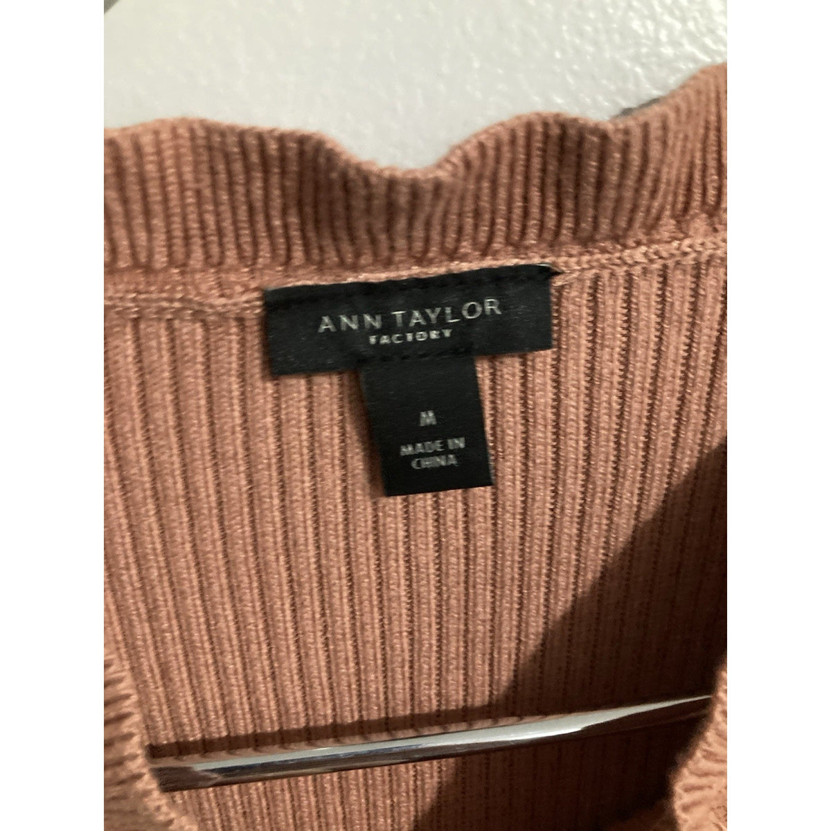 Ann Taylor Factory Womens Size M Sweater Short Sleeve Ribbed Bell Sleeve Orange