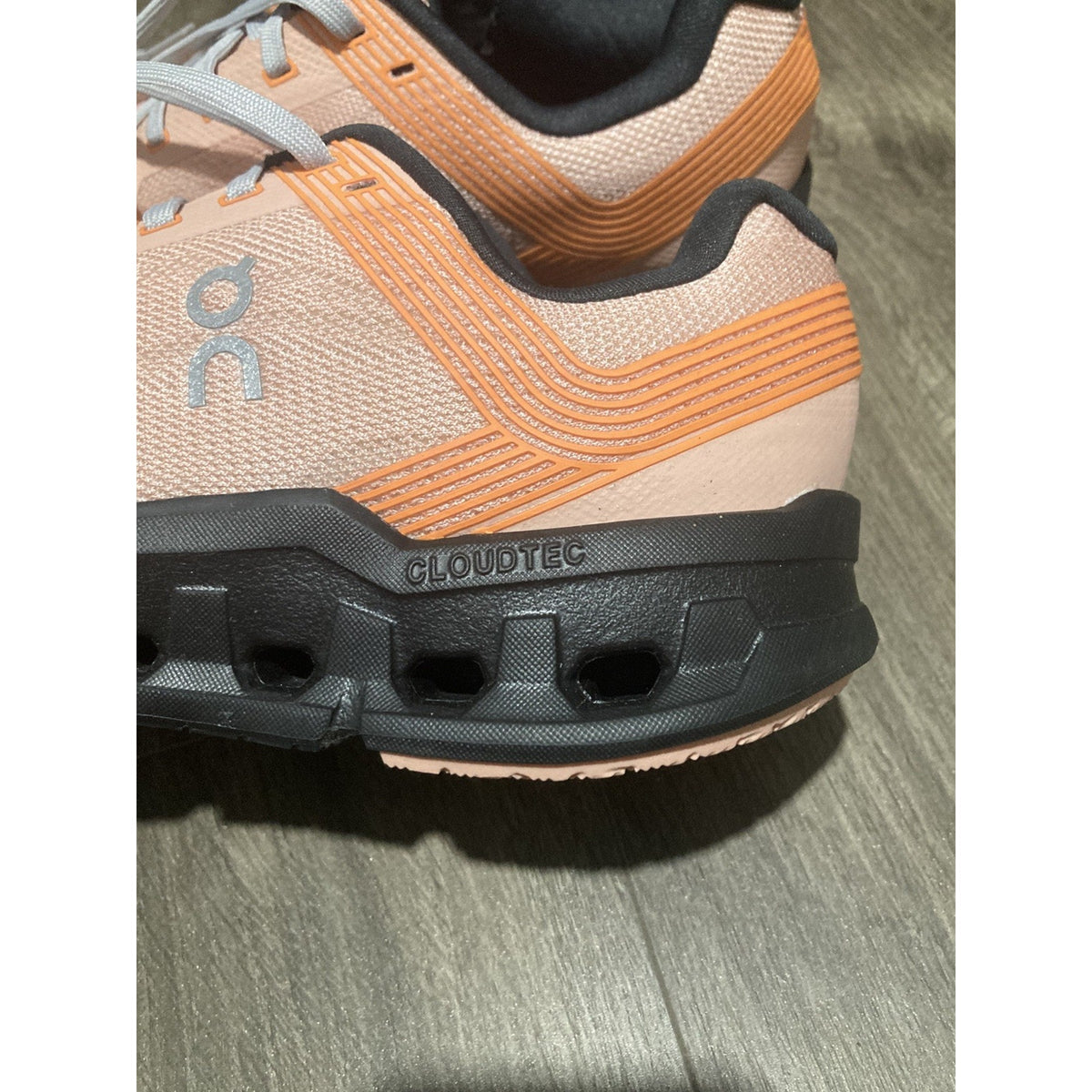 On Cloud Women's Size 8.5 Cloudgo Sneakers