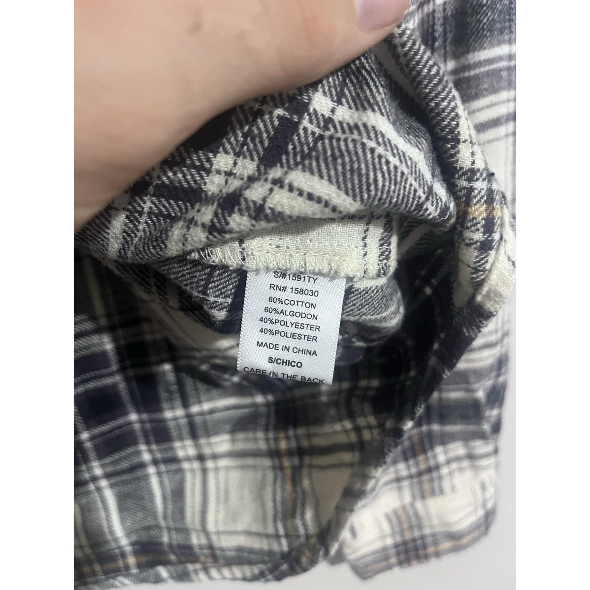 Love Tree Button-Up Womens S White Plaid Flannel Collared Long Sleeve Casual