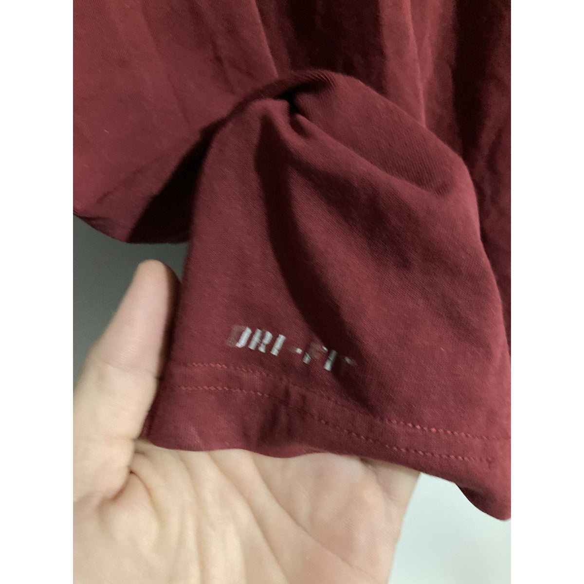 Nike Swoosh Maroon Red Football Shirt Men’s Size Large Football Practice Shirt