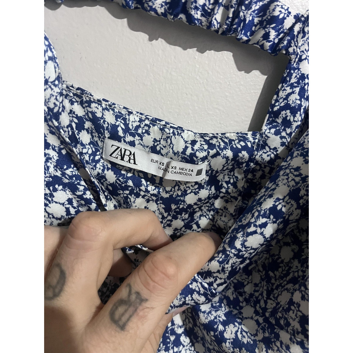 Zara Tank Womens XS Blue Floral Camisole Strappy Adjustable Satin Lightweight