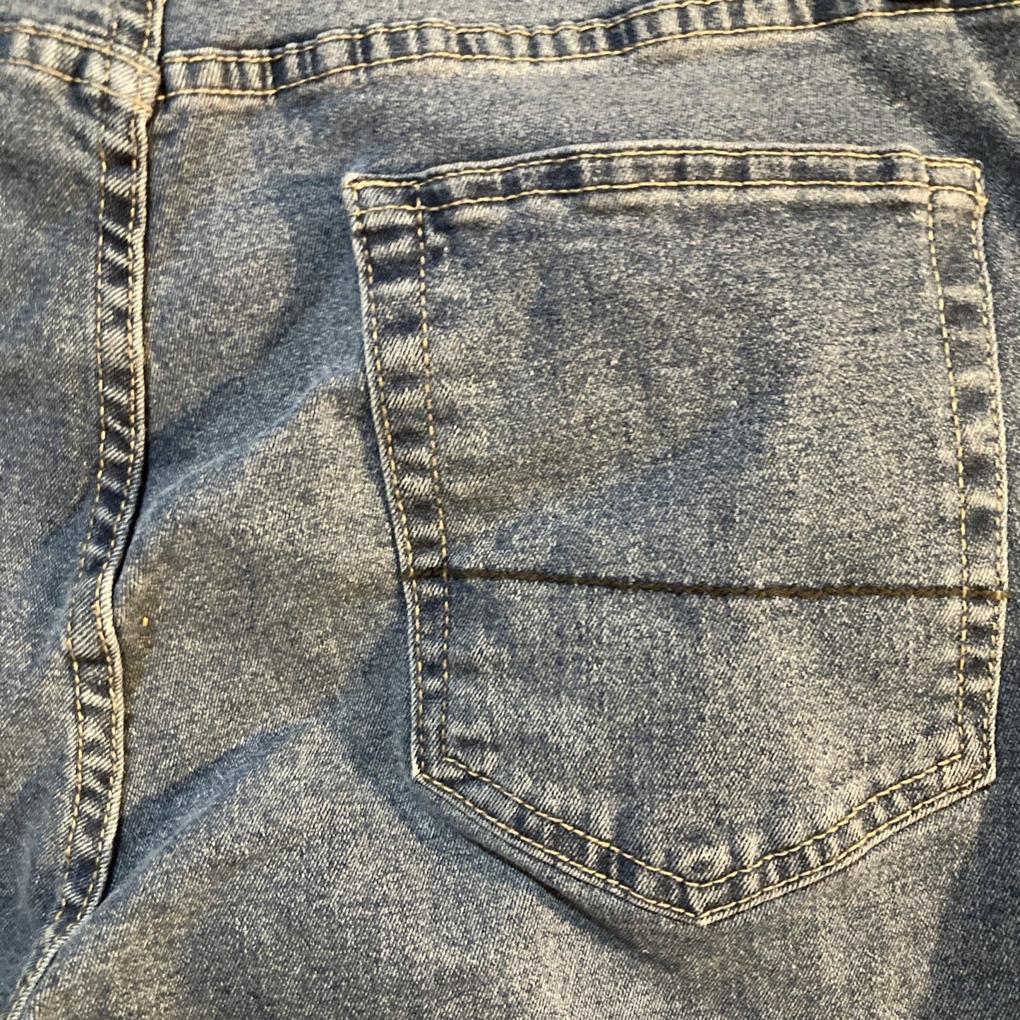 Minimalist IZOD Mens Slim Fit Medium Wash Blue Denim Jeans 38x32 Classic 5Pocket
