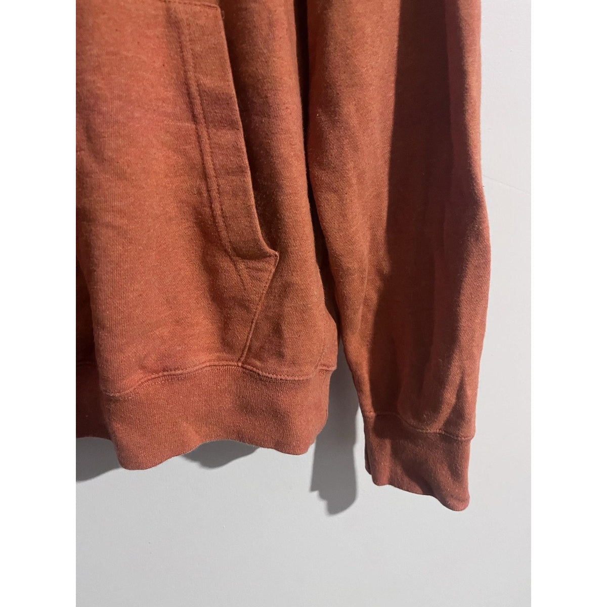 Nike Hoodie Mens M Orange Pullover Hooded Pockets Fleece Lined Drawstring Logo