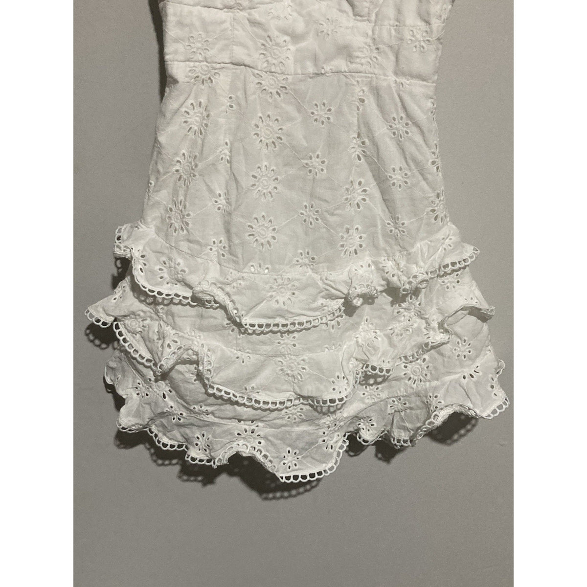 Indikah Womens Dress Size 6 XS White Eyelet Floral Sweetheart Mini Sleeveless