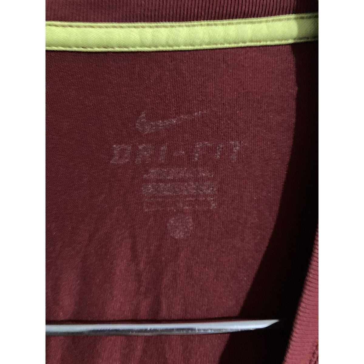 Nike Swoosh Maroon Red Football Shirt Men’s Size Large Football Practice Shirt