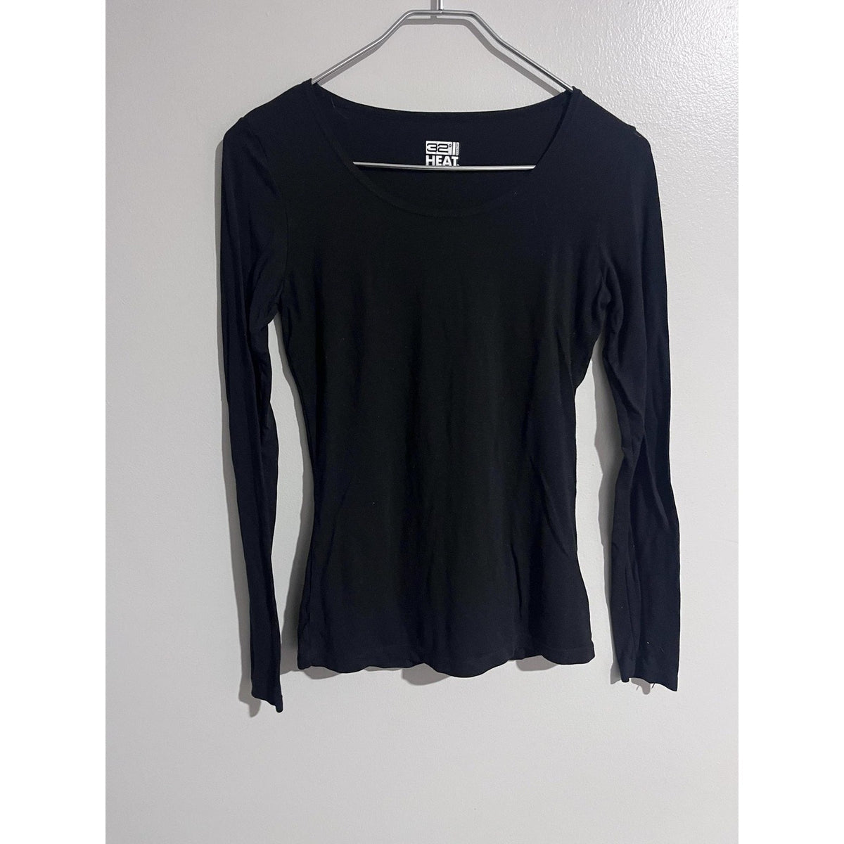 32 Degrees Heat Shirt Womens M Black Scoop Neck Tagless Slim Long Sleeve