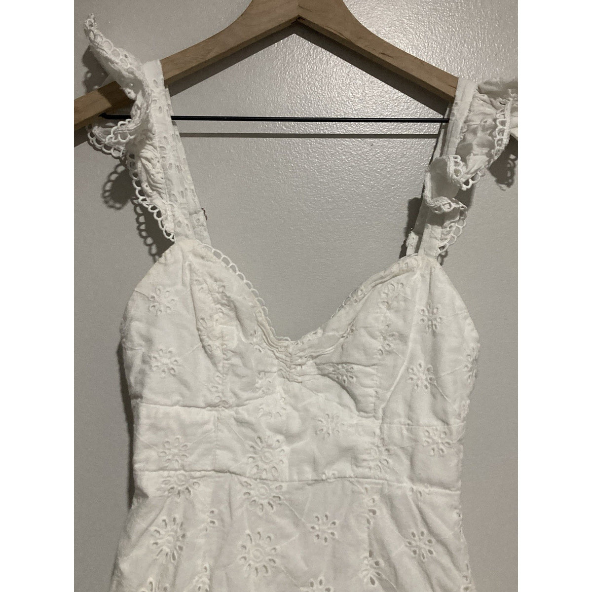 Indikah Womens Dress Size 6 XS White Eyelet Floral Sweetheart Mini Sleeveless
