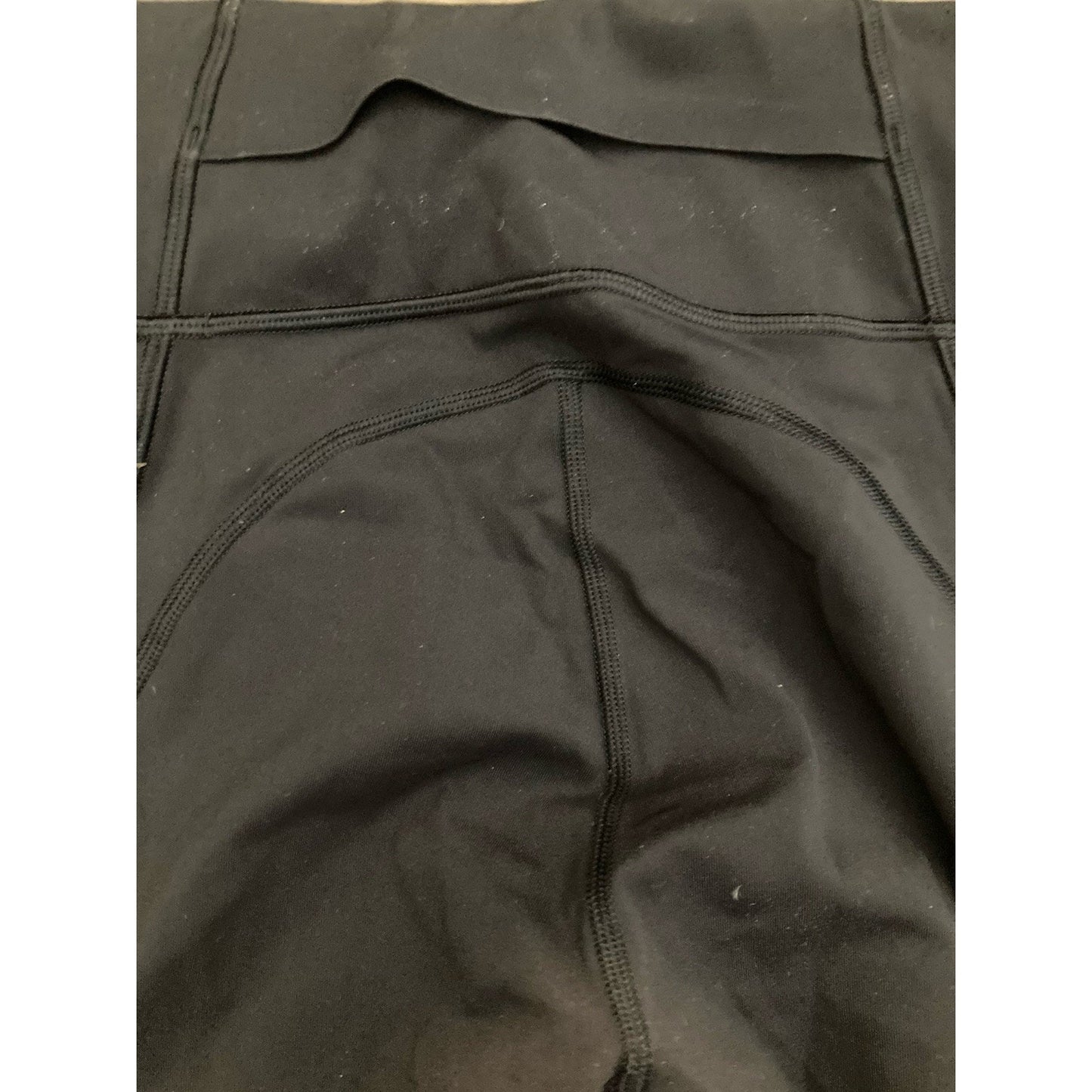 Lululemon Women's Black Active Leggings Size 4 with Pockets