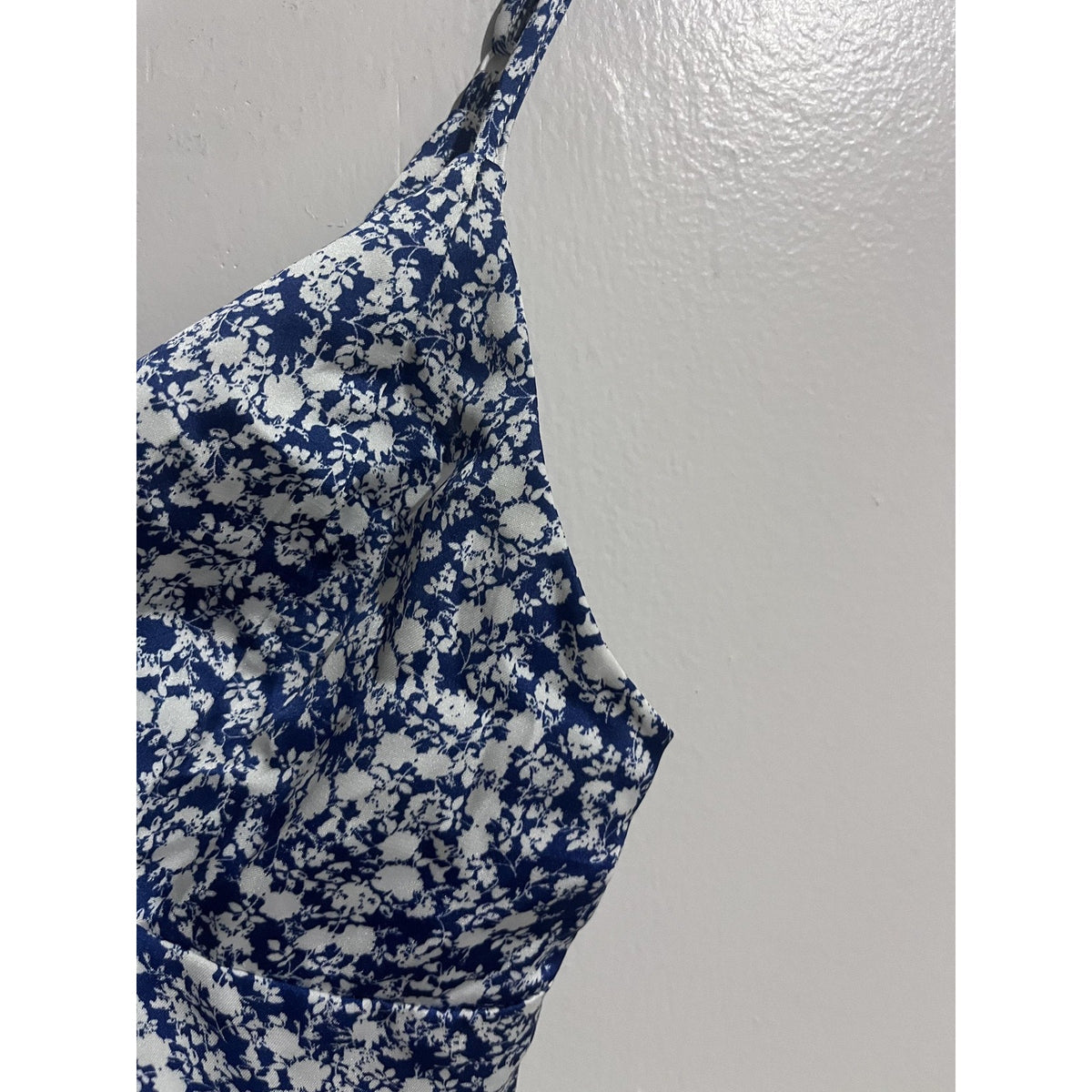 Zara Tank Womens XS Blue Floral Camisole Strappy Adjustable Satin Lightweight