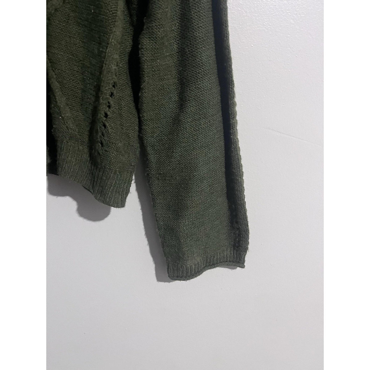 A.n.a Sweater Womens M Green Cable-Knit Crew Neck Pullover Lightweight Stretch