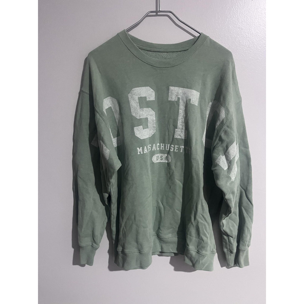 Hollister Sweatshirt M Green Pullover Graphic Boston Massachusetts USA Fleece