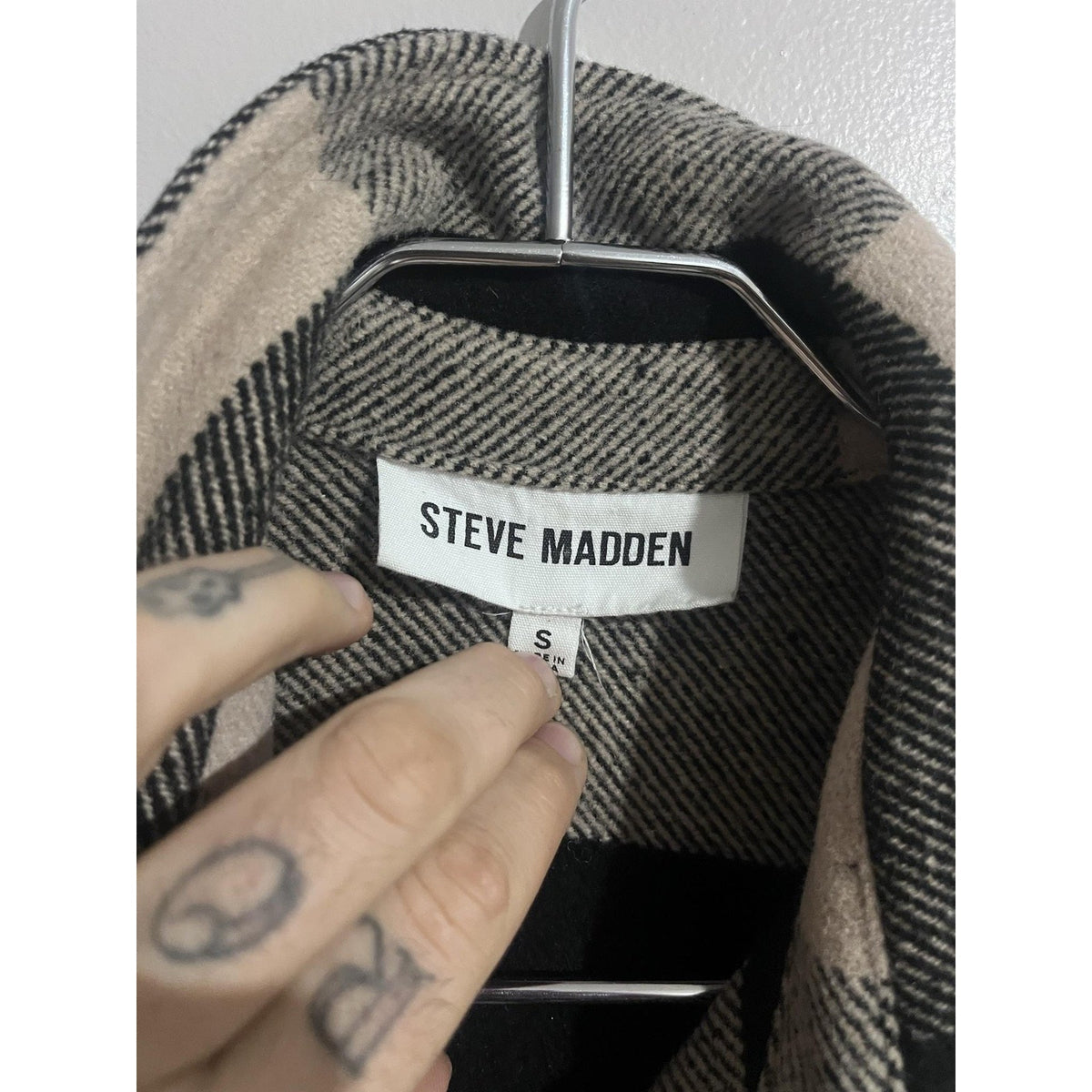 STEVE MADDEN Jacket Womens S Beige Check Tweed Collared Pockets Snap Mid-Length
