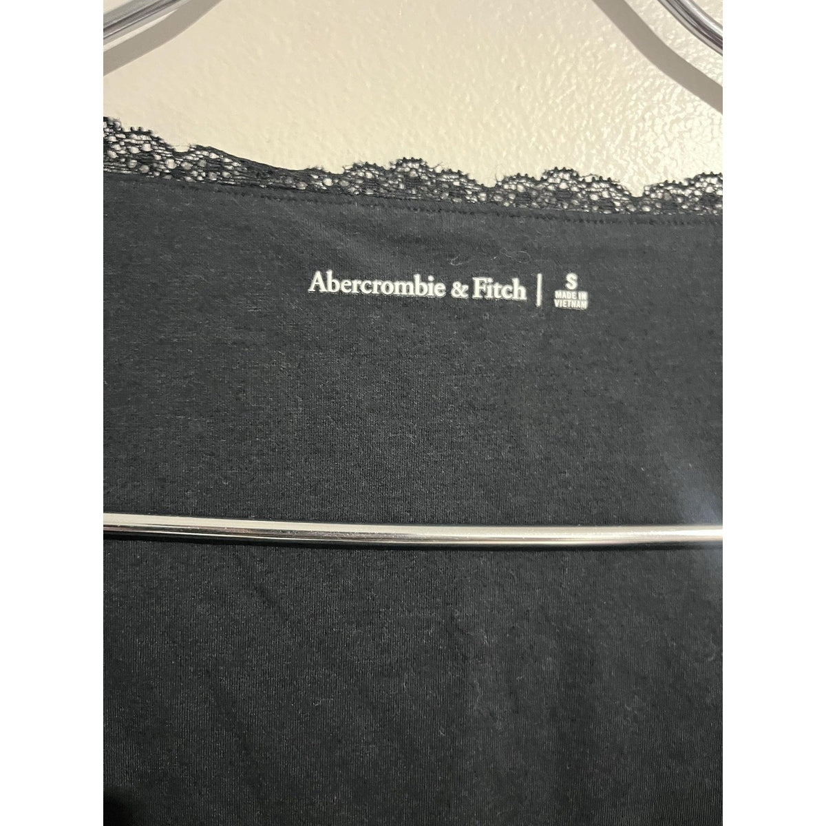 Abercrombie & Fitch Blouse Womens S Black Lace V-Neck Cap Sleeve Lined