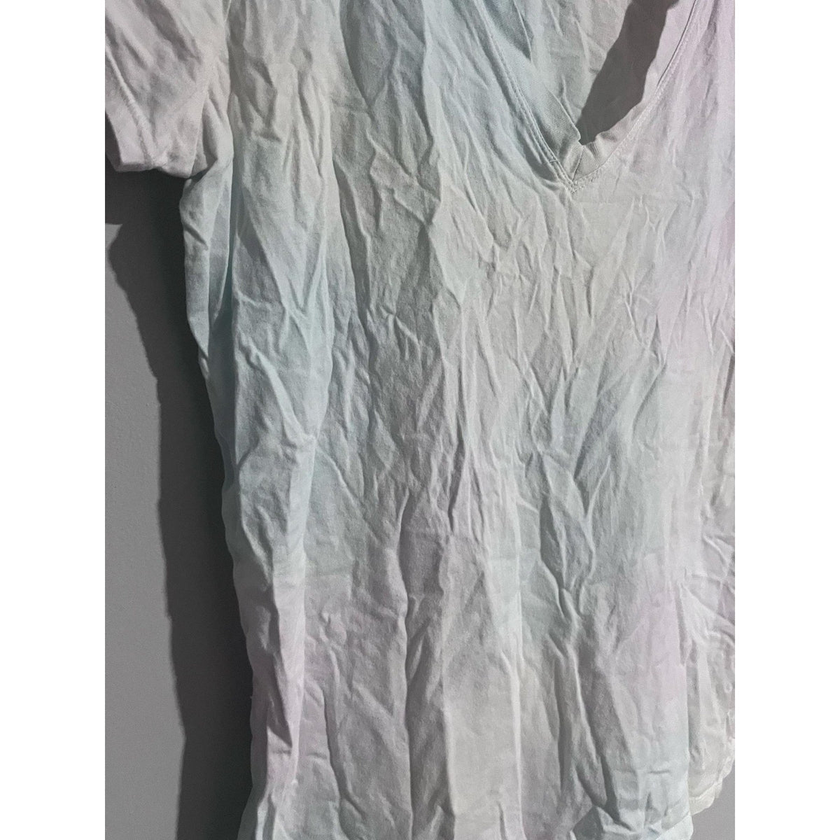 Gap T-Shirt Womens M White V-Neck Basic 100% Cotton Lightweight Jersey Casual