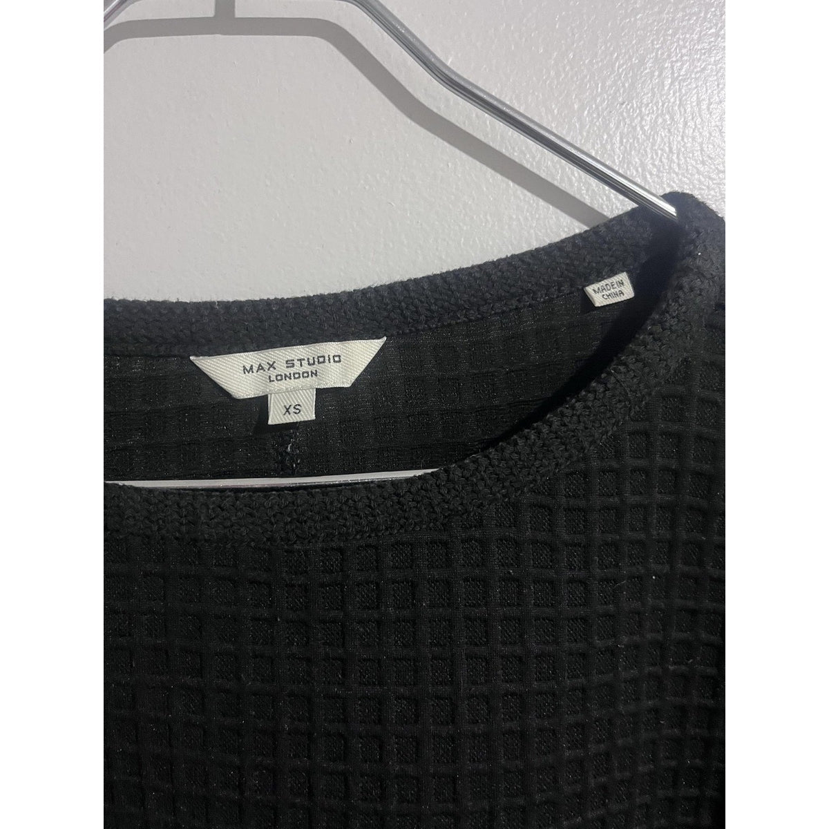 Max Studio London T-Shirt Womens XS Black Geometric Pocket Stretch Casual