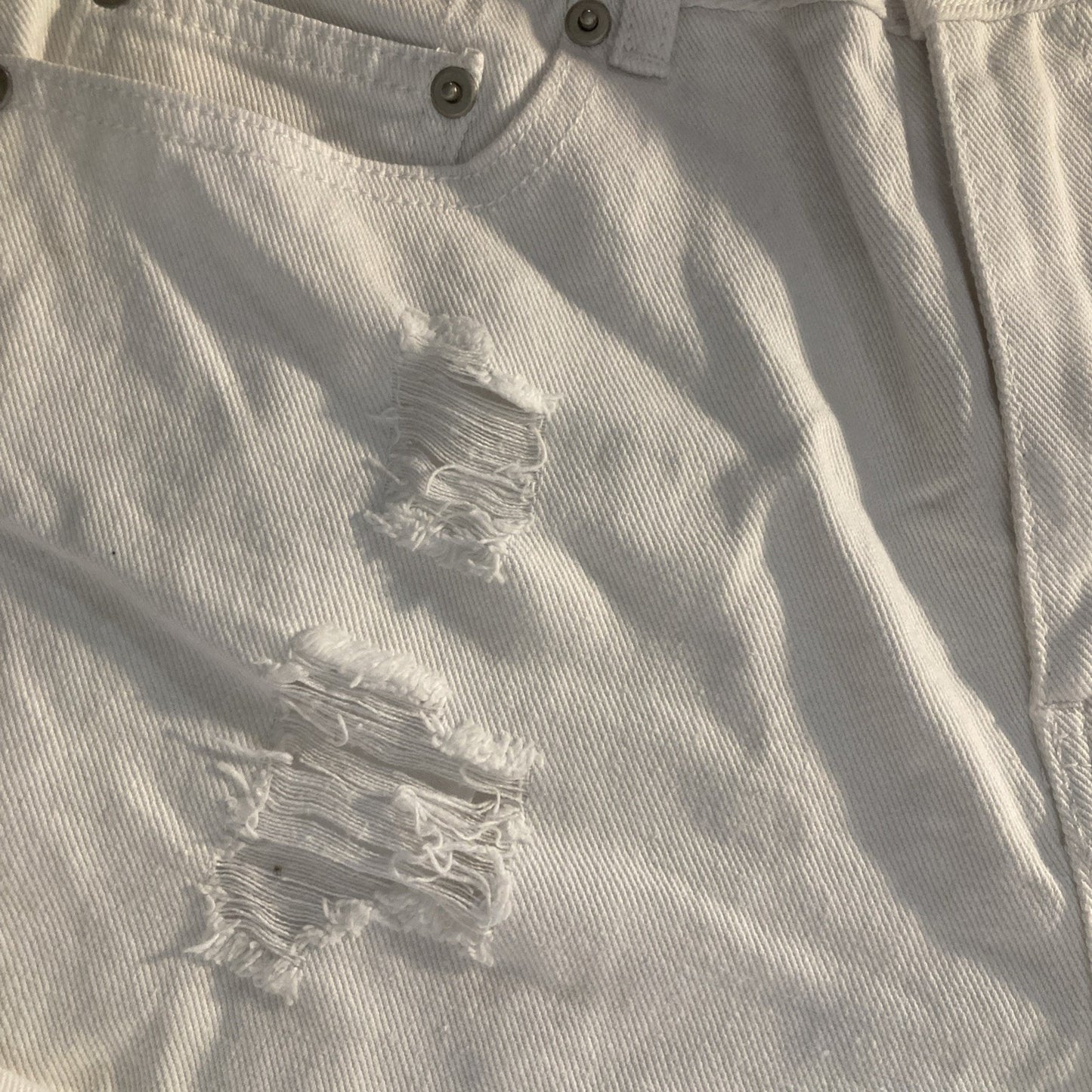 Forever 21 Women's White Denim Shorts Raw Hem Distressed Size 29