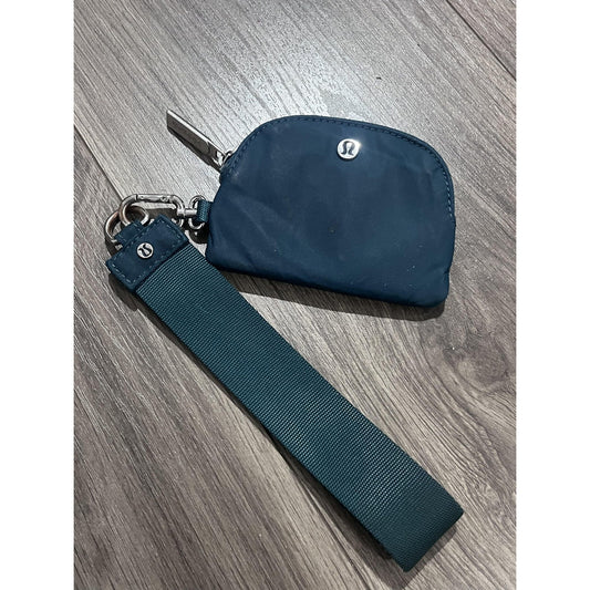 Lululemon Clutch Womens Mini Teal Green Nylon Detachable Strap Lined Zip Closure