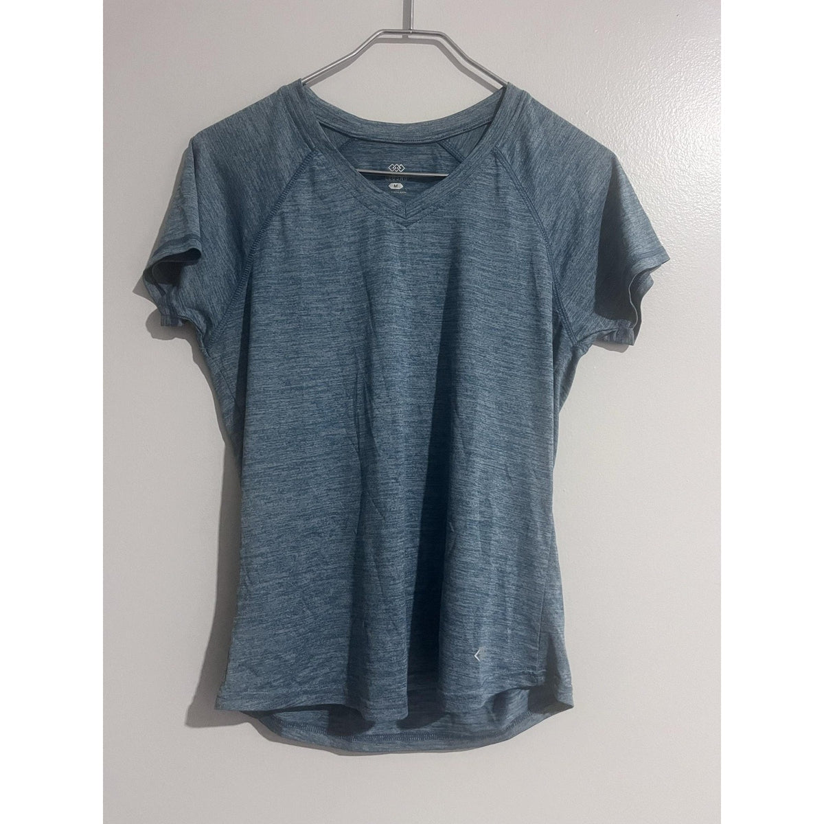 LEG3ND T-Shirt Womens M Blue Jersey Tagless Moisture Wicking Breathable