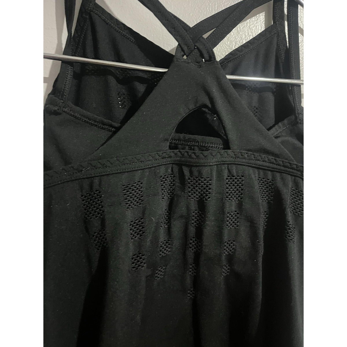 Athleta Camisole Womens M Black High Neck Padded Built-In Bra Strappy Tank Yoga