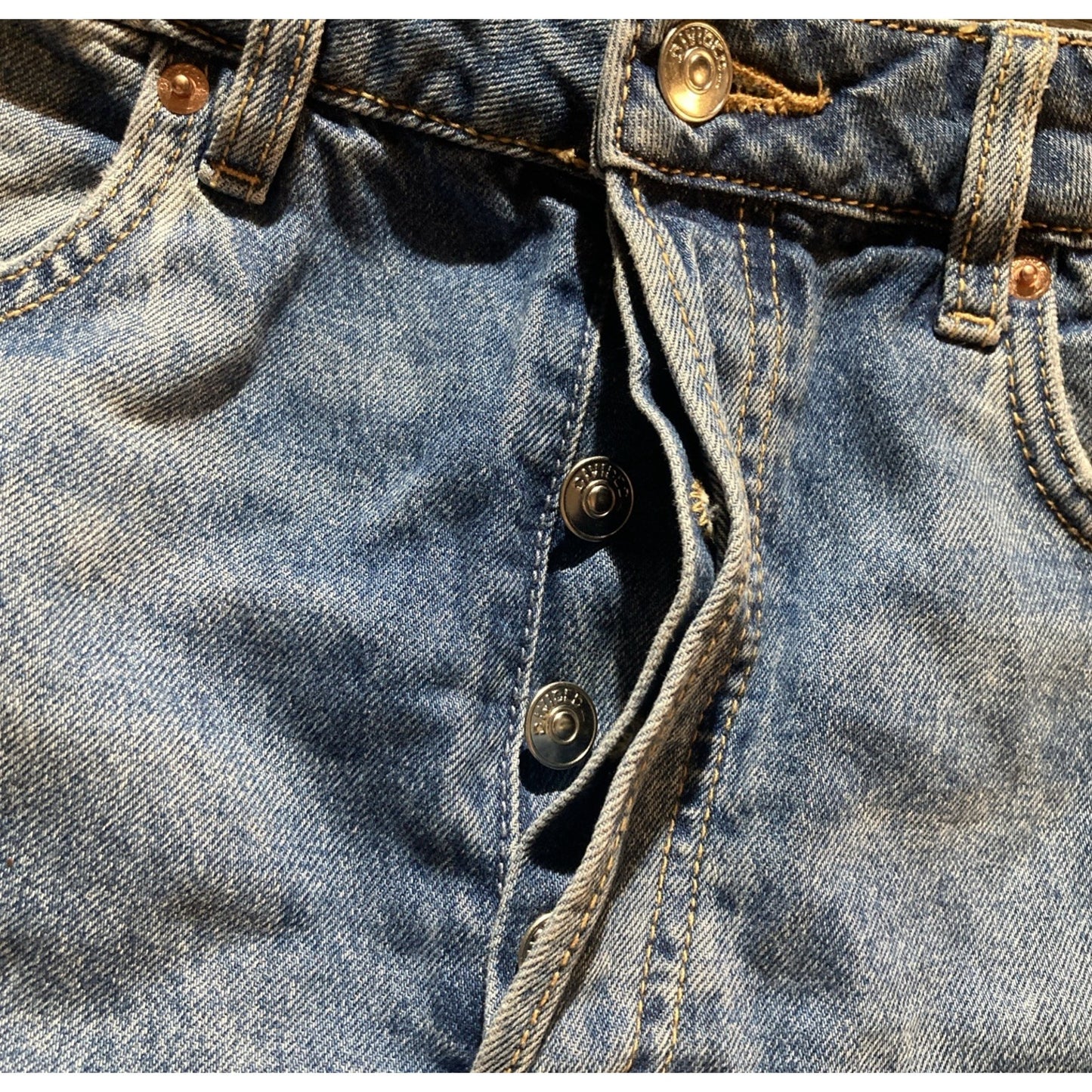 Divided H&M Ankle Distressed Raw Hem Women's size 8P Medium Blue Denim Jeans
