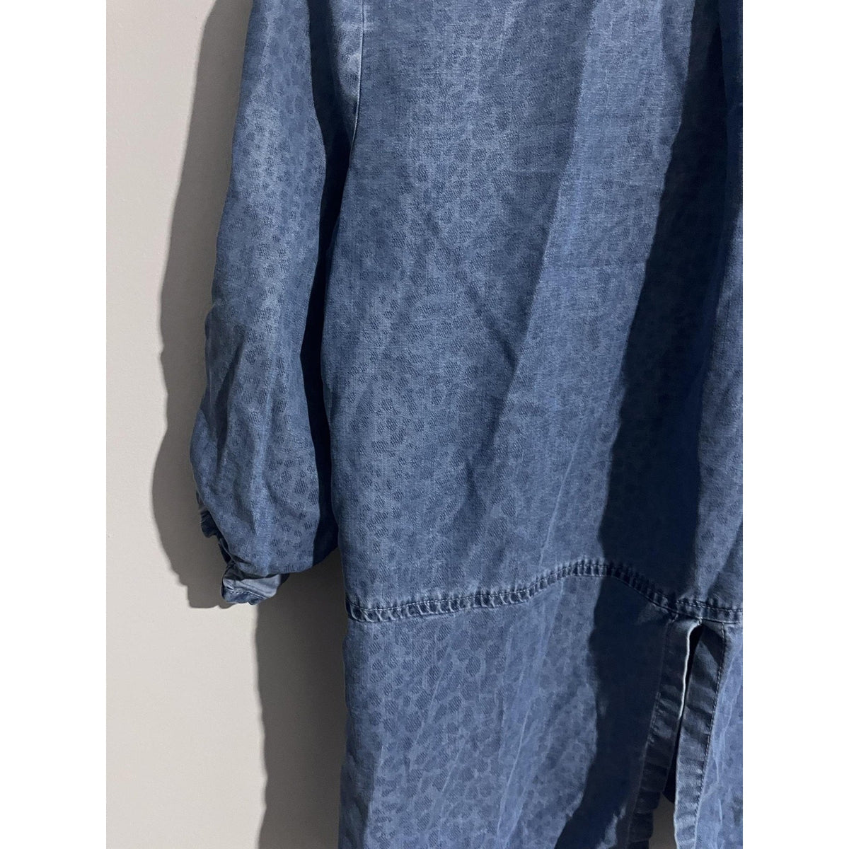 Cloth & Stone Button-Up Womens S Blue Tunic Lyocell Denim Animal Print Casual