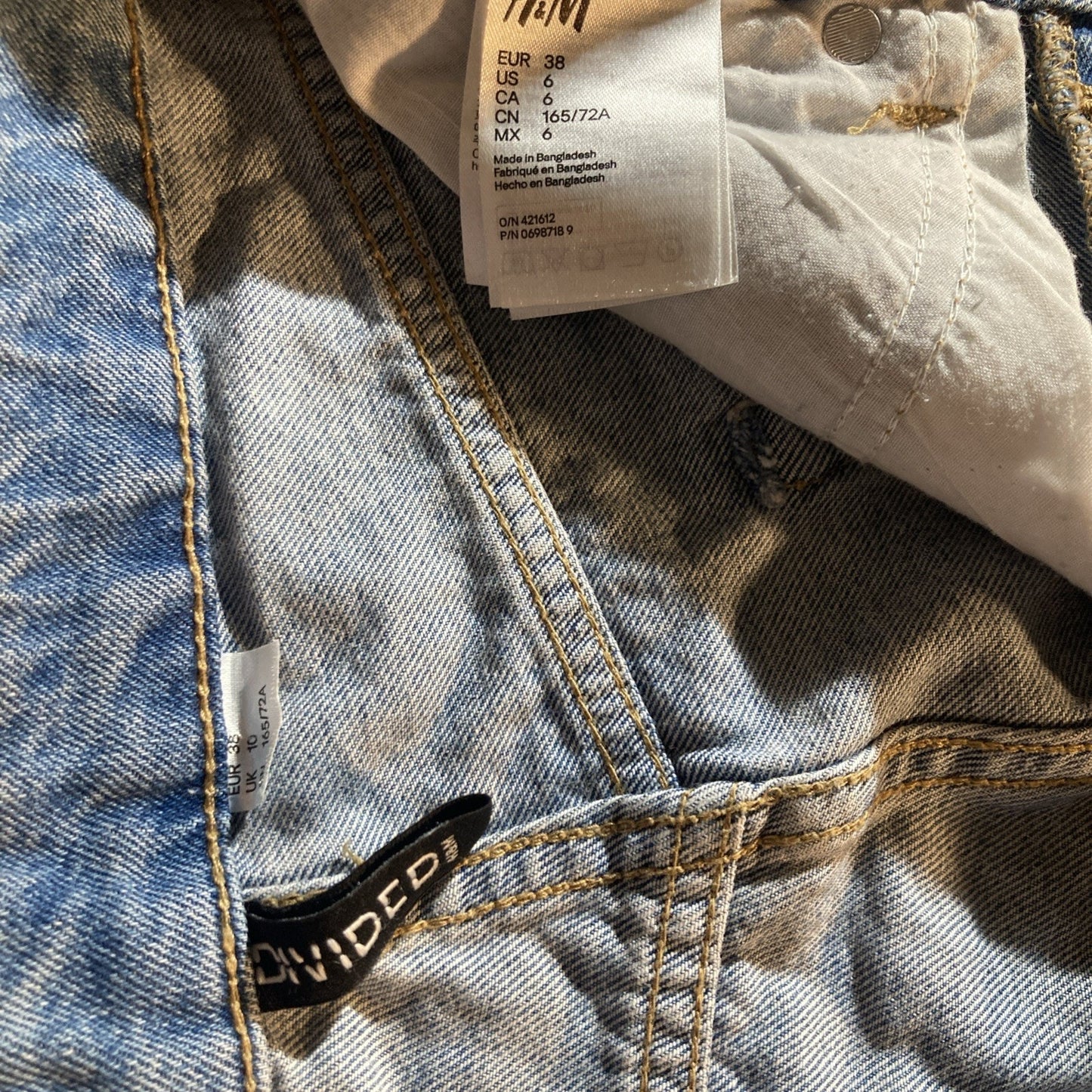 Divided by H&M Women's Denim Shorts Raw Hem Distressed Button Fly Size 6