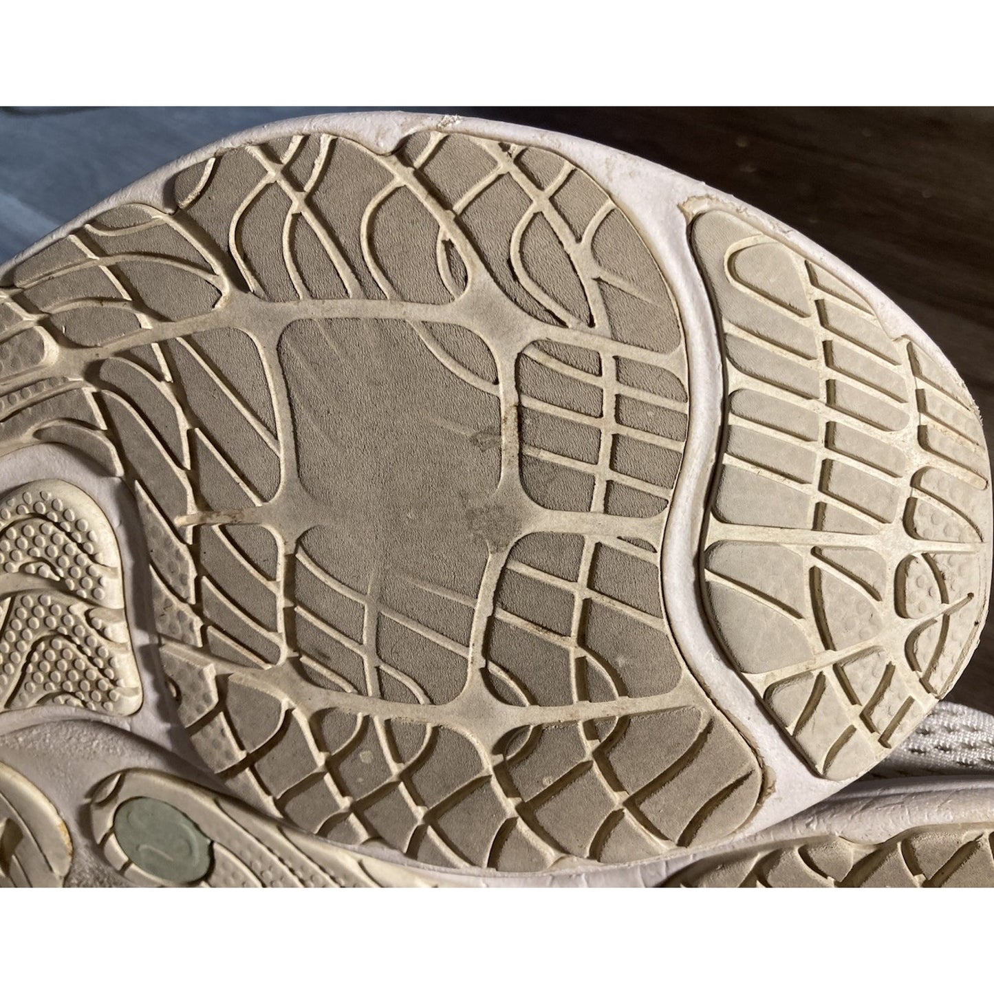Lululemon Blissfeel Run Triple White Women’s Size 8.5 Running Shoes Sneakers