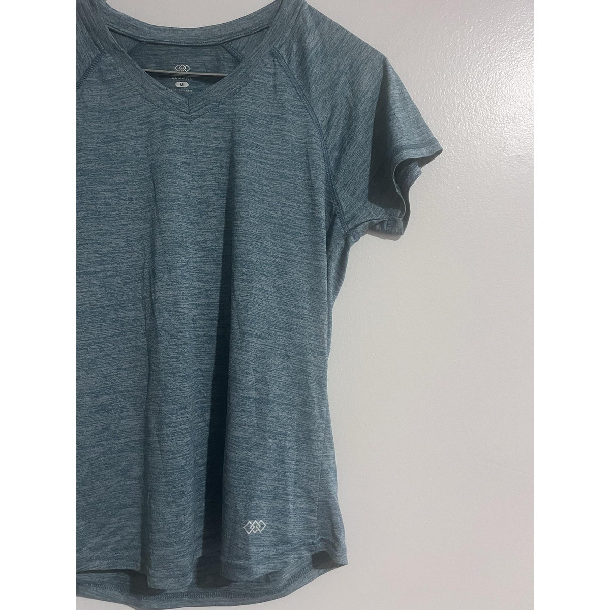 LEG3ND T-Shirt Womens M Blue Jersey Tagless Moisture Wicking Breathable