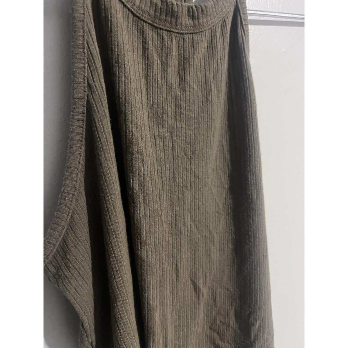 Bozzolo Tank Juniors L Green Cropped Halter Knit Stretch Ribbed Racerback Summer