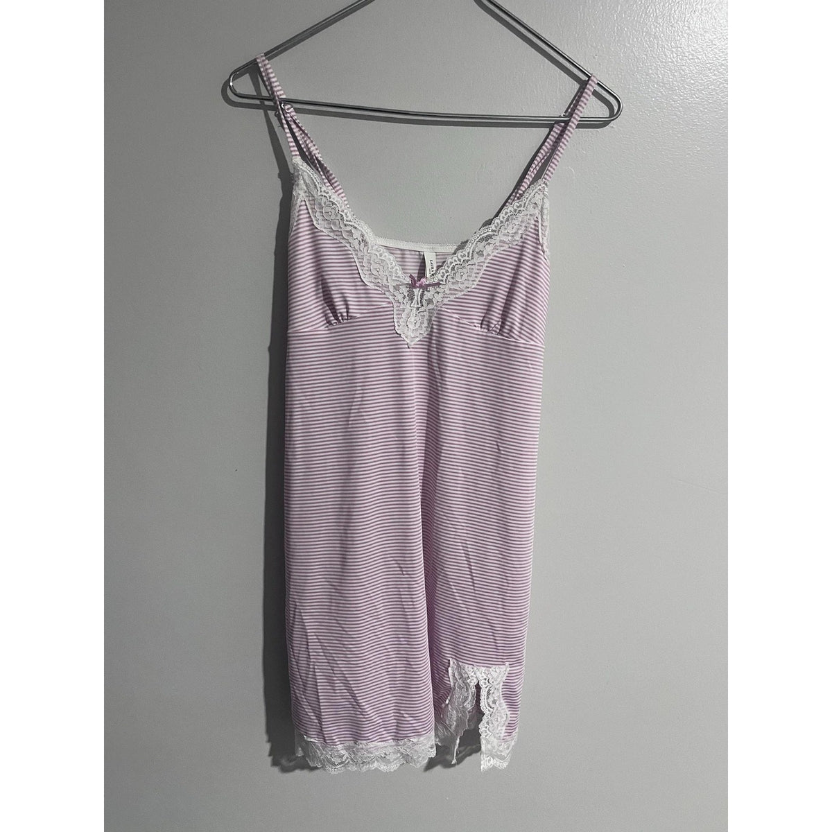 Laura Ashley Gown Chemise Womens M Pink Striped V-Neck Lace Trim Bow Leg Slit