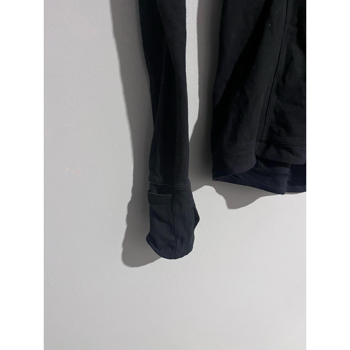 Lululemon Shirt Womens 6 Black Slim Long Sleeve Stretch Pockets Yoga Breathable