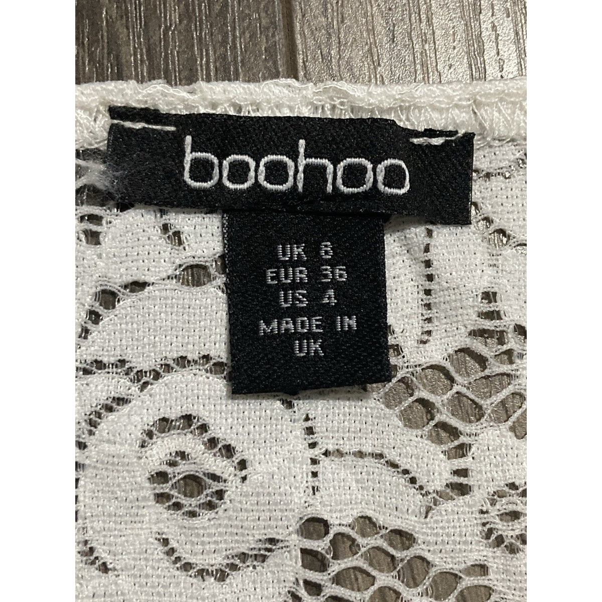 Boohoo Womens Lace Crop Top Sz 4 Bralette White Cream Rose Floral Bandeau Shirt