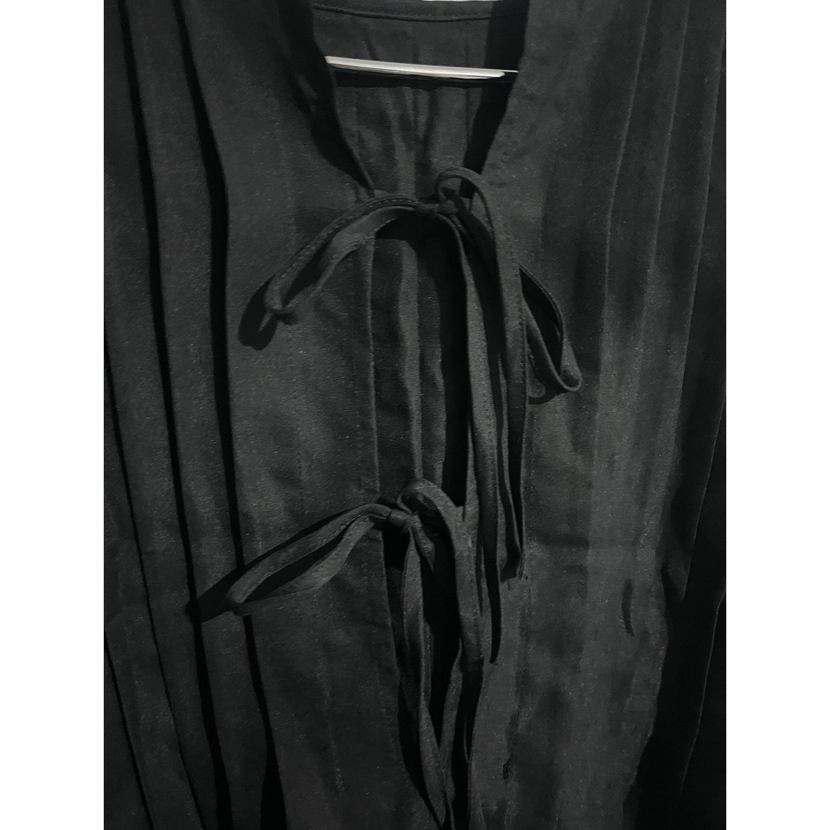 CICY BELL Blouse Womens M Black Pleated Sleeveless Tie Front Woven Summer