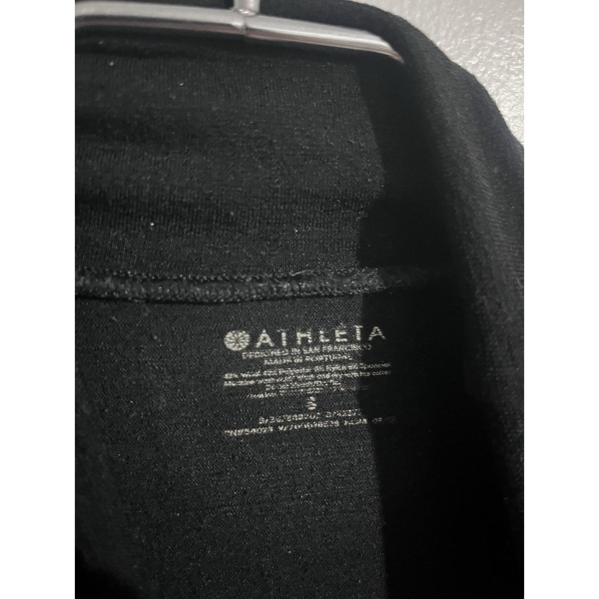 Athleta T-Shirt Womens S Black Turtleneck Long Sleeve Tagless Slim Jersey Yoga