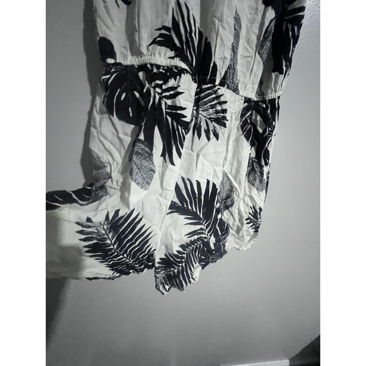 Old Navy Romper Womens M White Floral Sleeveless Elastic Waist High Neck