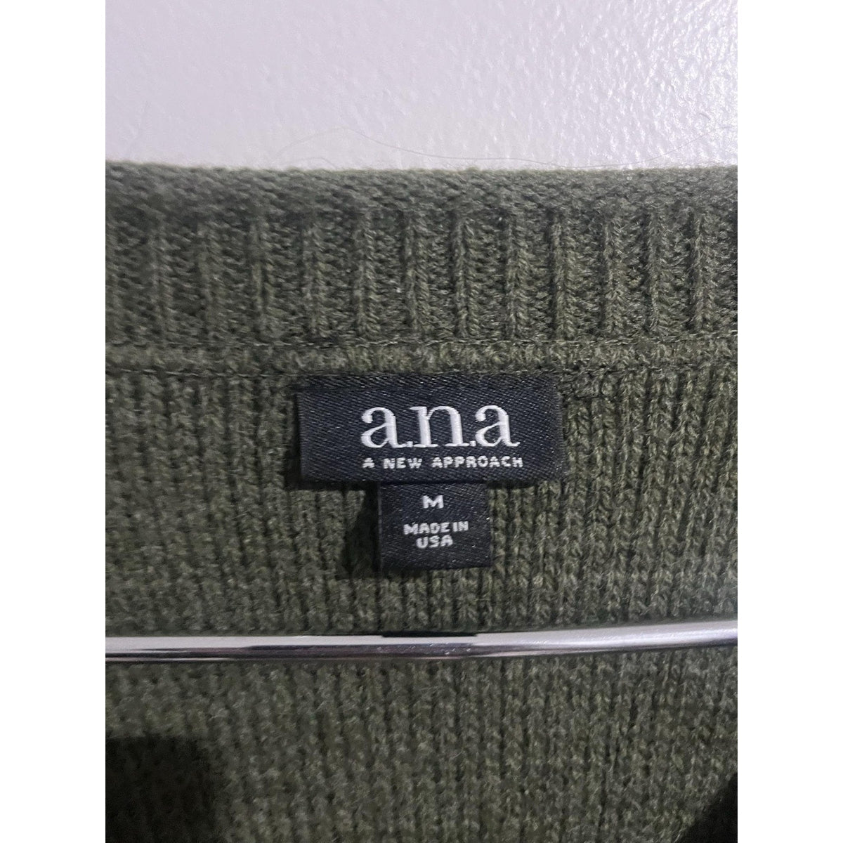 A.n.a Sweater Womens M Green Cable-Knit Crew Neck Pullover Lightweight Stretch