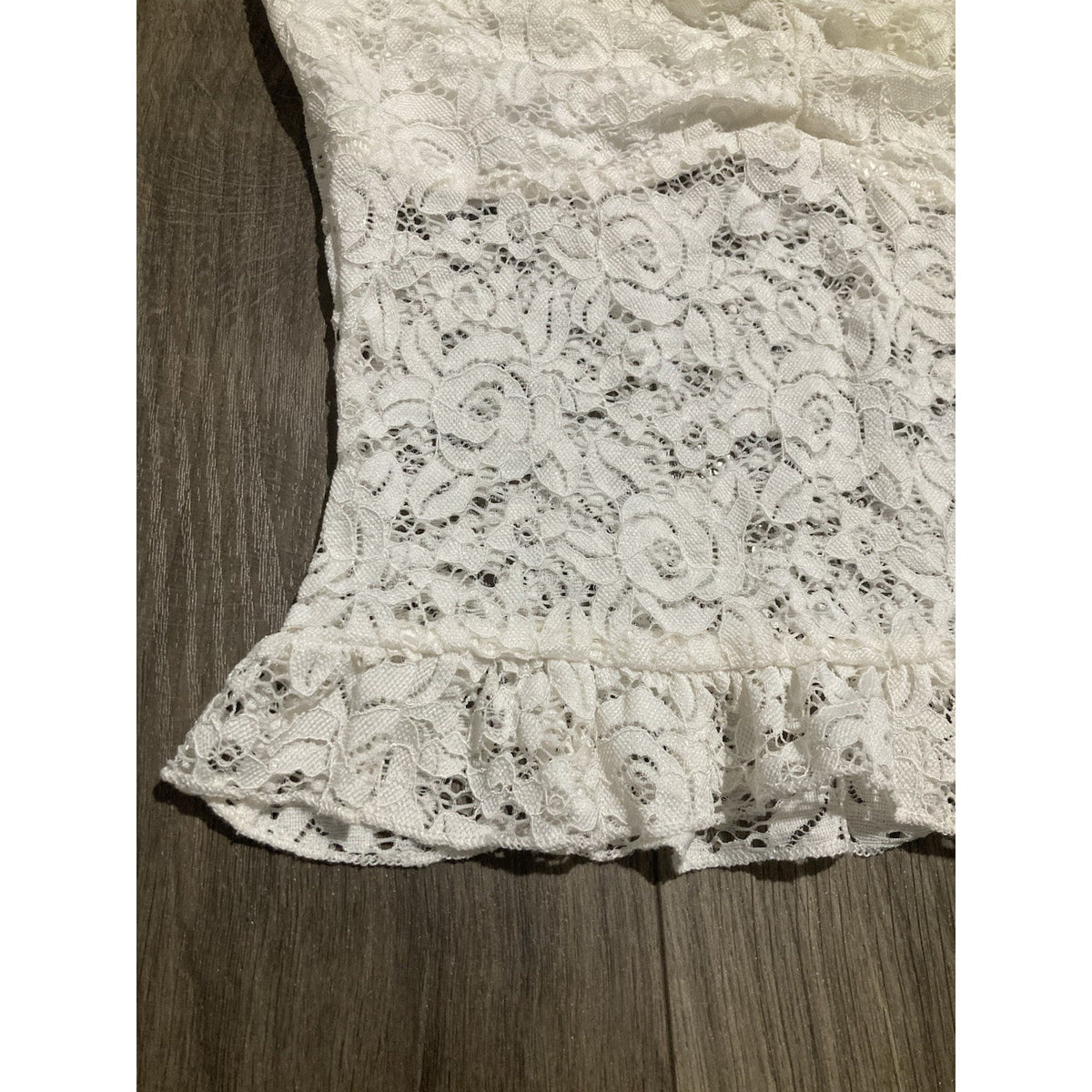 Boohoo Womens Lace Crop Top Sz 4 Bralette White Cream Rose Floral Bandeau Shirt