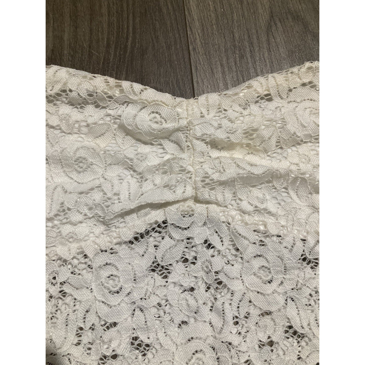 Boohoo Womens Lace Crop Top Sz 4 Bralette White Cream Rose Floral Bandeau Shirt