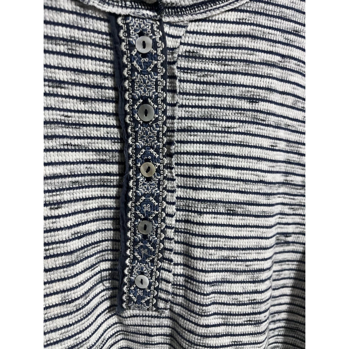Sundance T-Shirt Womens PXL White Striped Henley Long Sleeve Lightweight