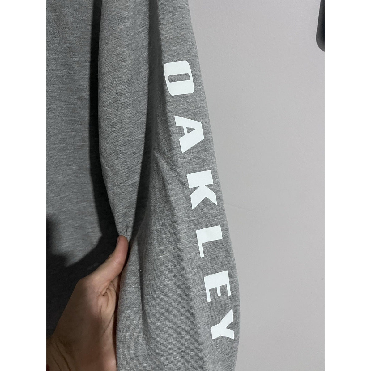 Oakley Hoodie Mens XL Gray Pullover Hooded Pockets Graphic Print Fleece