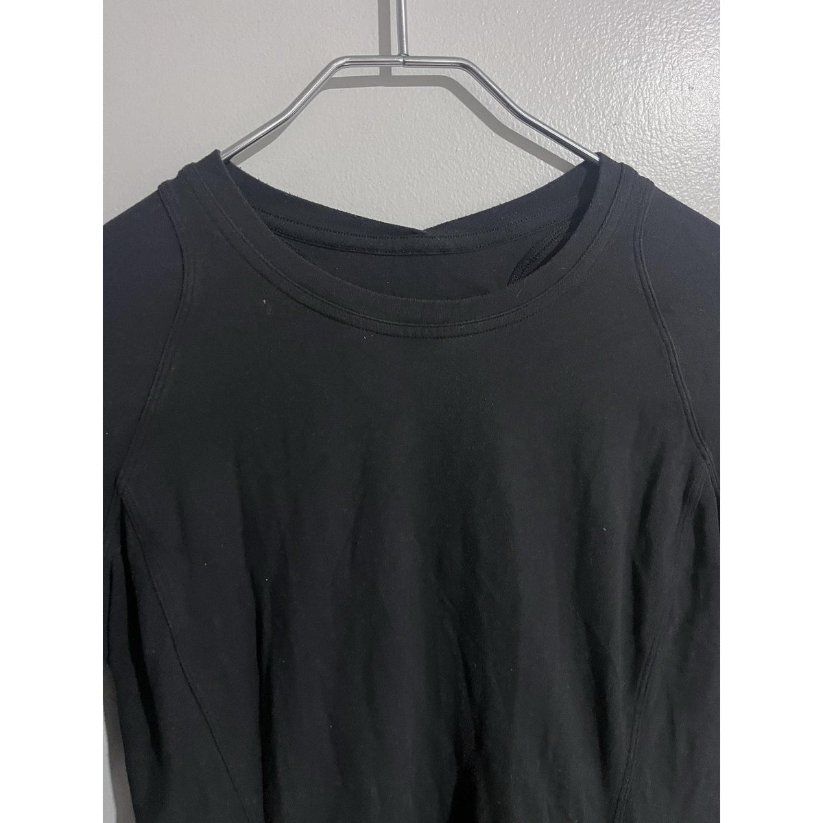 Lululemon Shirt Womens 6 Black Slim Long Sleeve Stretch Pockets Yoga Breathable