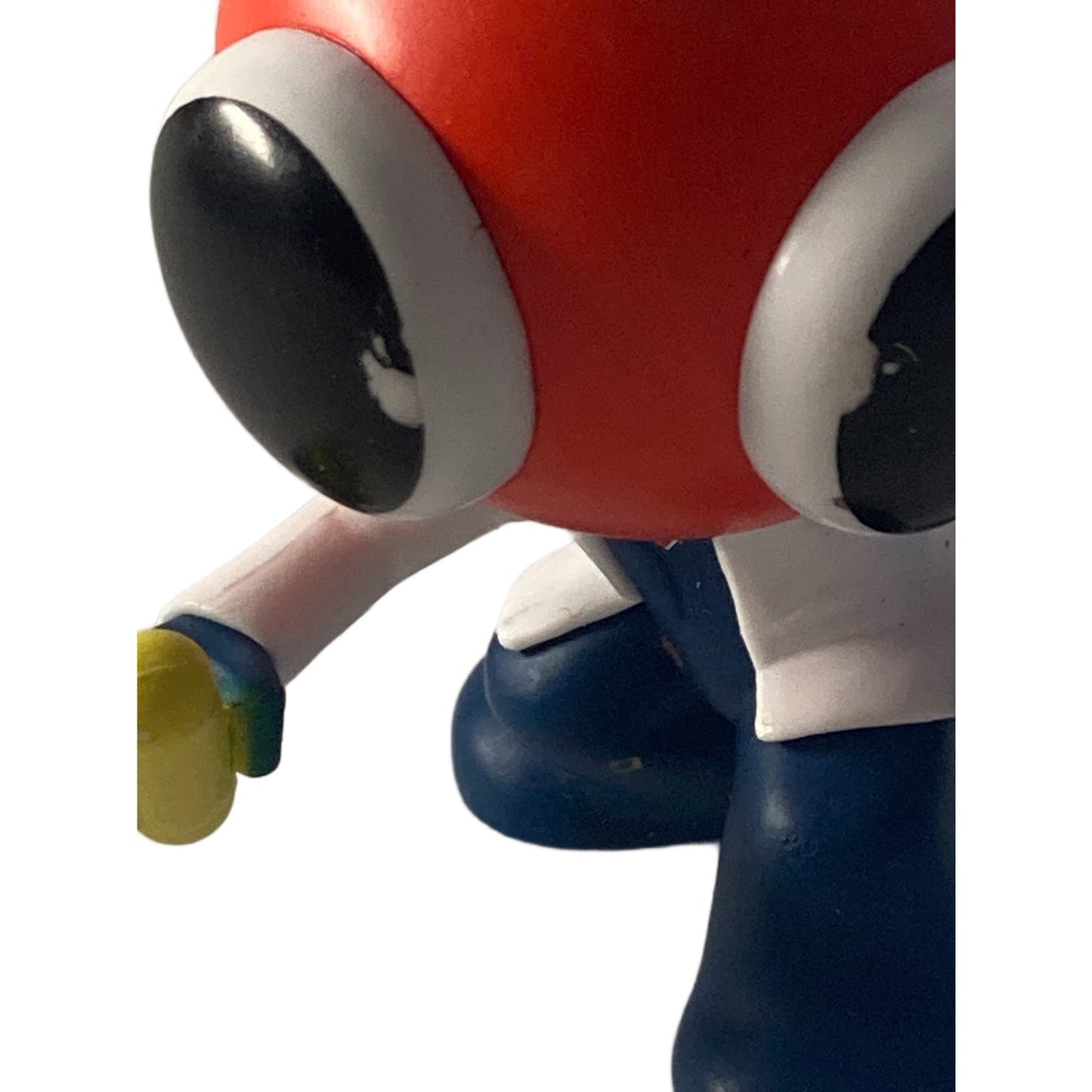 Roblox Rainbow Friends Red Scientist Mini Figure with Green Test Tube