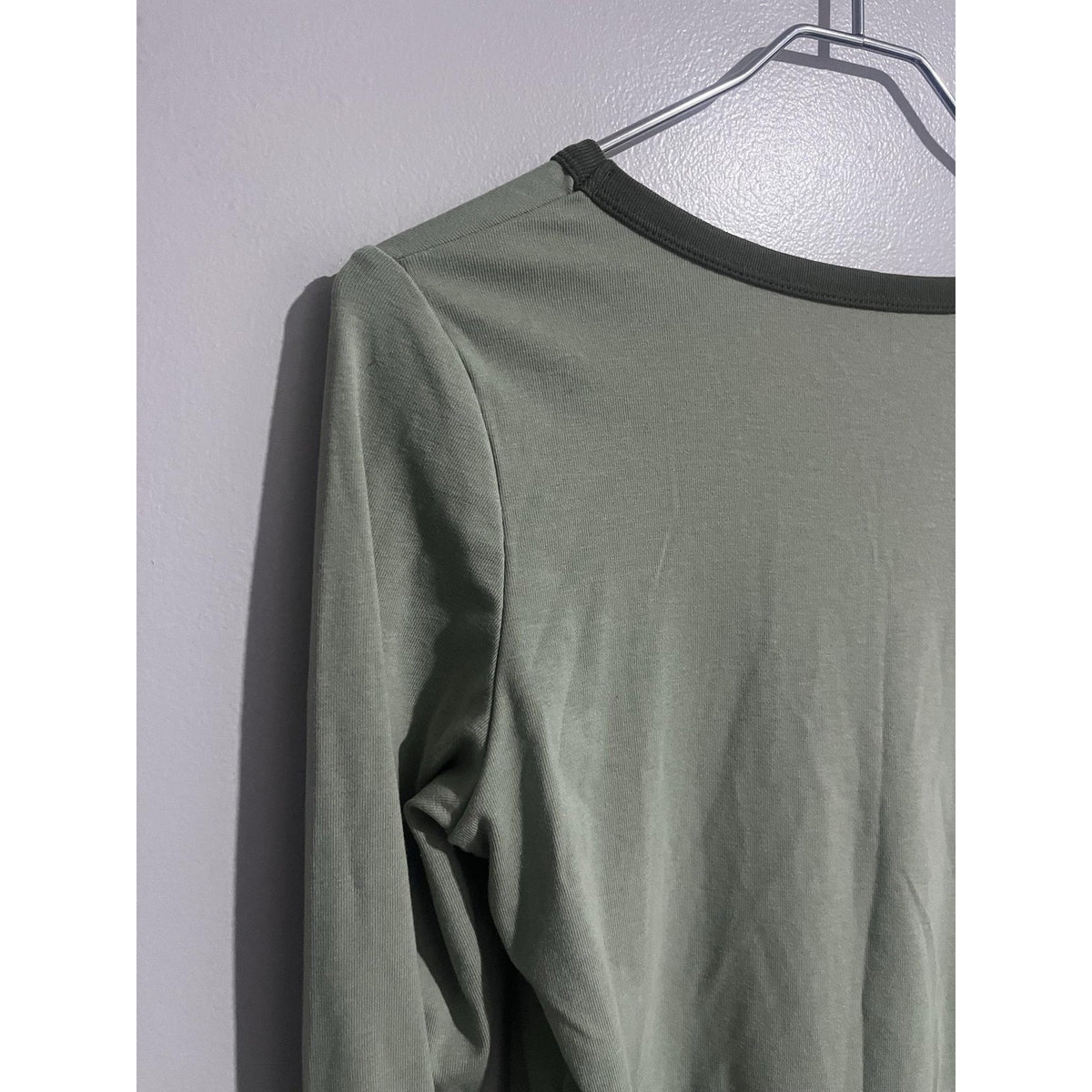 DAZY T-Shirt Womens M Green Ringer Crew Neck Long Sleeve Stretch Jersey Casual