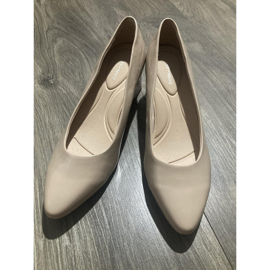 Easy Spirit Pump Womens 10 Beige Pointed Toe Block Heel Cushioned Comfort
