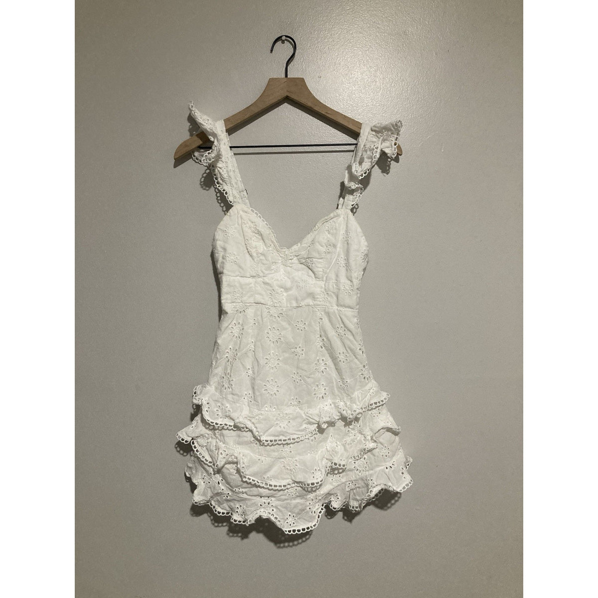 Indikah Womens Dress Size 6 XS White Eyelet Floral Sweetheart Mini Sleeveless